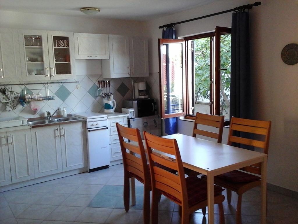 Apartment Vrulje Ґорні Карин Екстер'єр фото